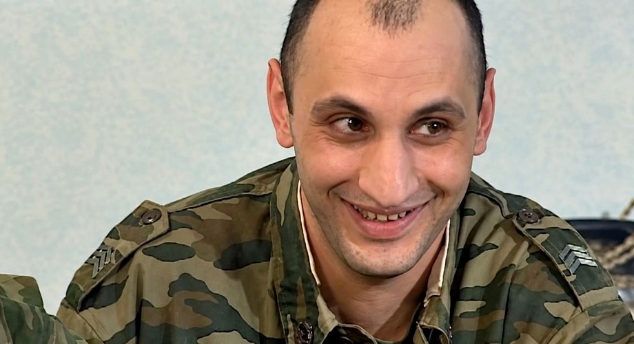 Юрий Сафаров подписал контракт с Минобороны России 